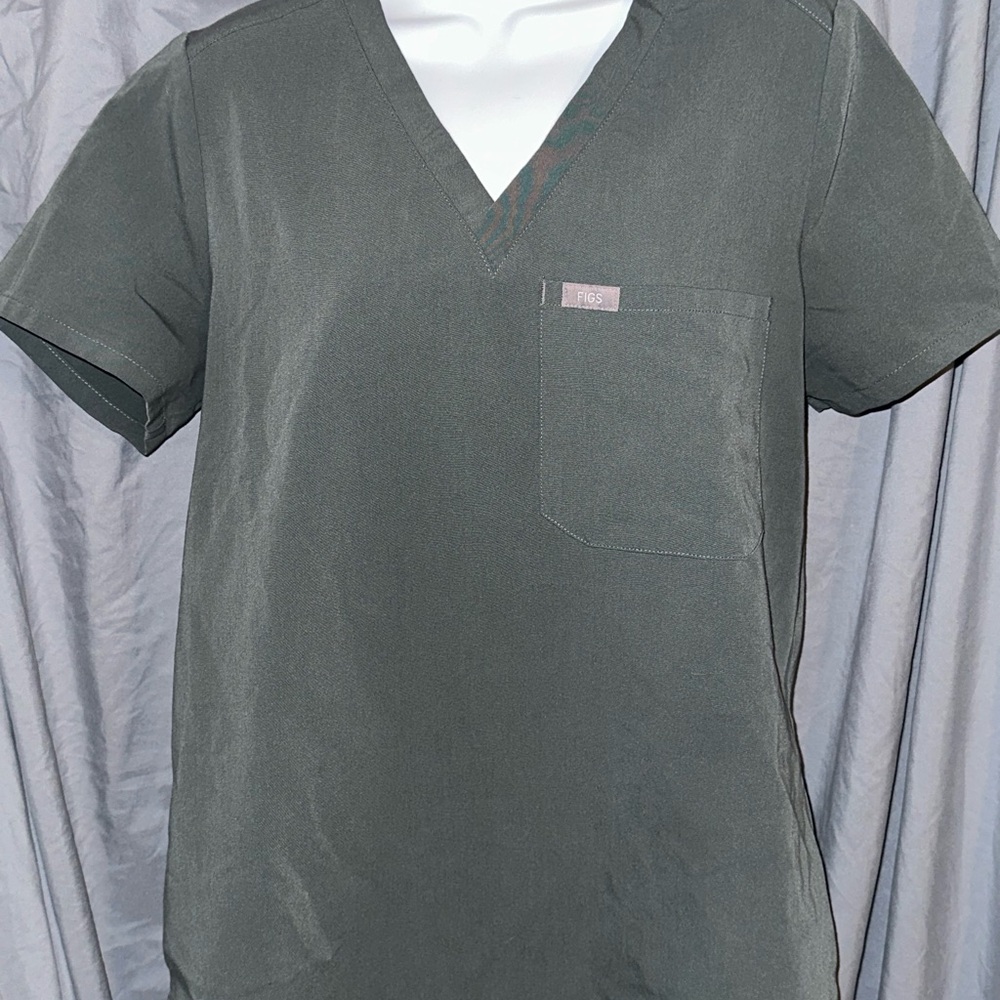 Figs Charcoal V-Neck Scrub Top